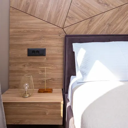 Koc, Okrug Gornji - With A Pool