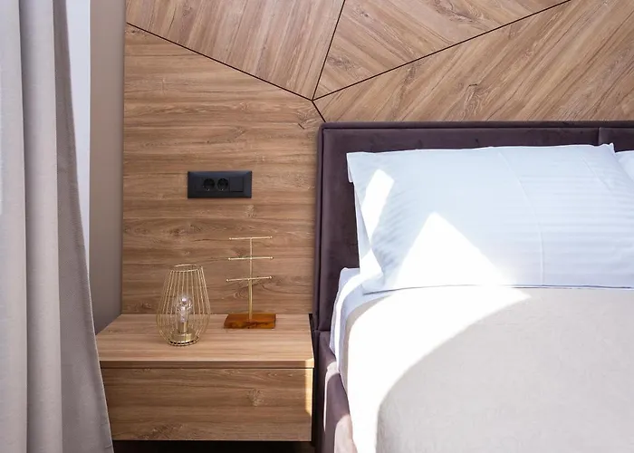 Koc, Okrug Gornji - With A Pool