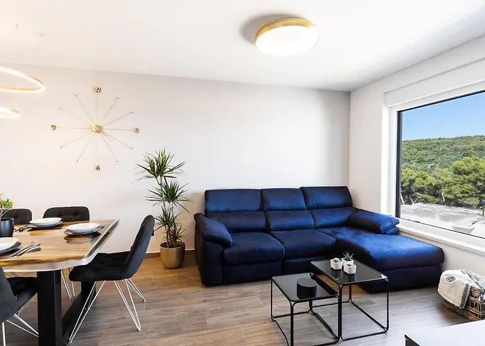 Apartmán Koc, Okrug Gornji - With A Pool *