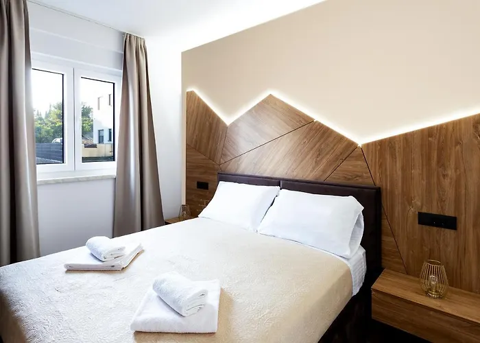 Koc, Okrug Gornji - With A Pool Appartement