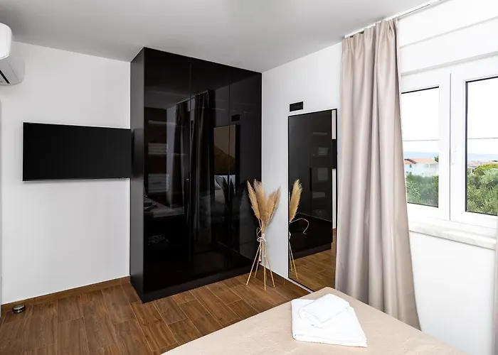 Appartement Koc, Okrug Gornji - With A Pool Trogir