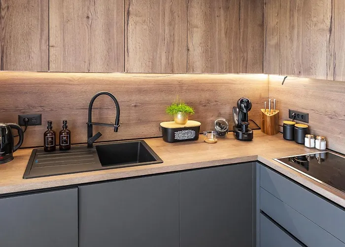 Koc, Okrug Gornji - With A Pool