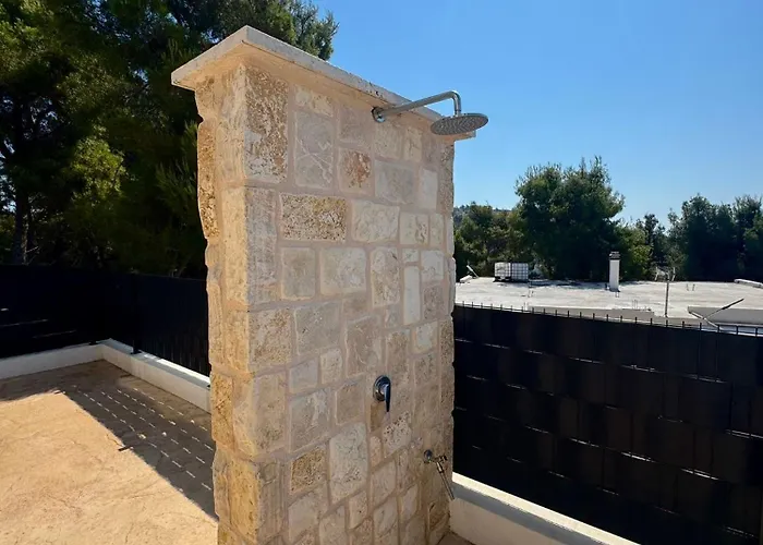 Koc, Okrug Gornji - With A Pool Apartmán