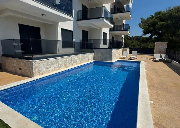 Apartmán Koc, Okrug Gornji - With A Pool Trogir
