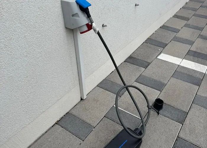 Apartmán Koc, Okrug Gornji - With A Pool